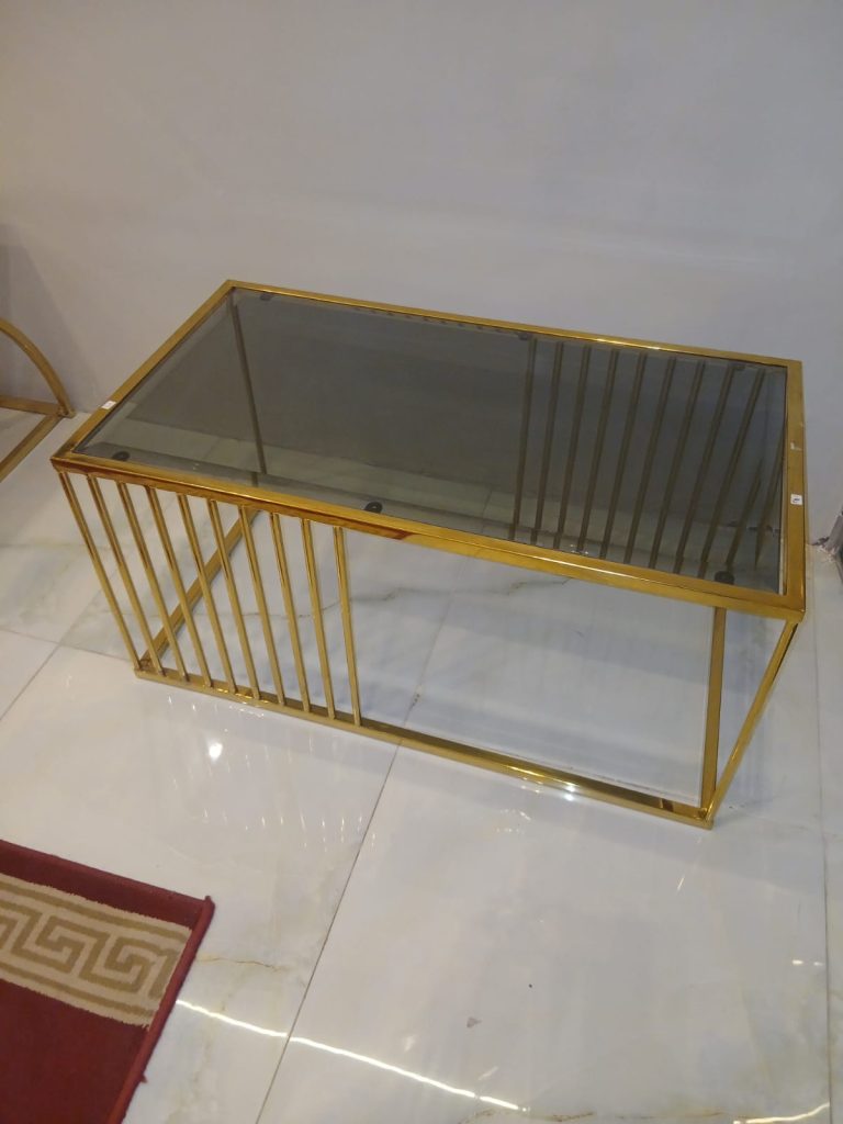 ترابيزة مستطيلة ذهبي